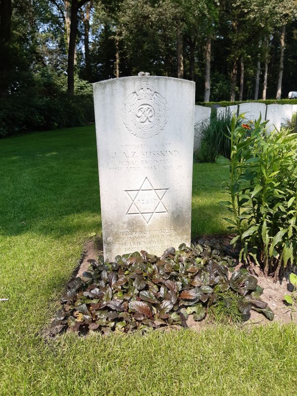 pomnik sapera w Arnhem Holandia